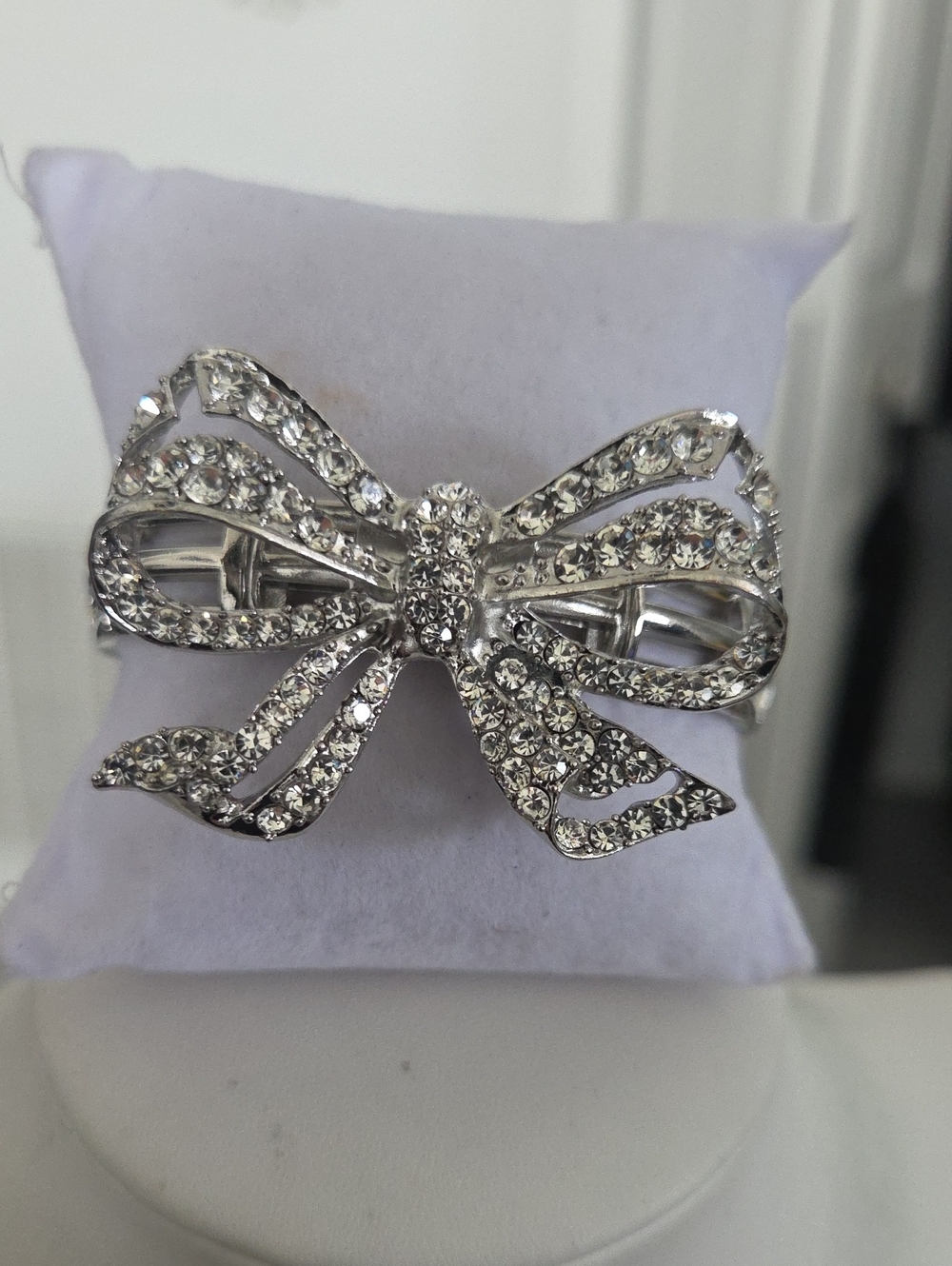 Paparazzi Its All A Bow I Me White Bracelet NWT